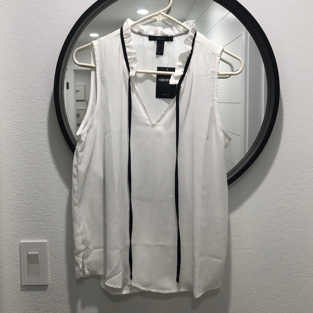 BNWT F21 Top